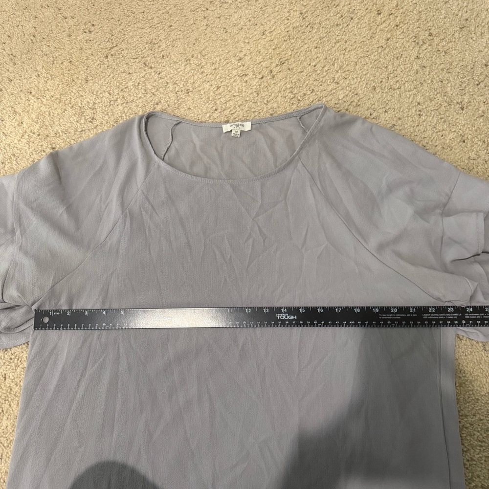 Umgee Gray Blouse Size Medium - Picture 7 of 9
